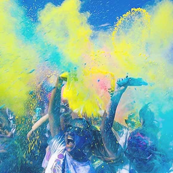 Celebrating-Holi-Across-India